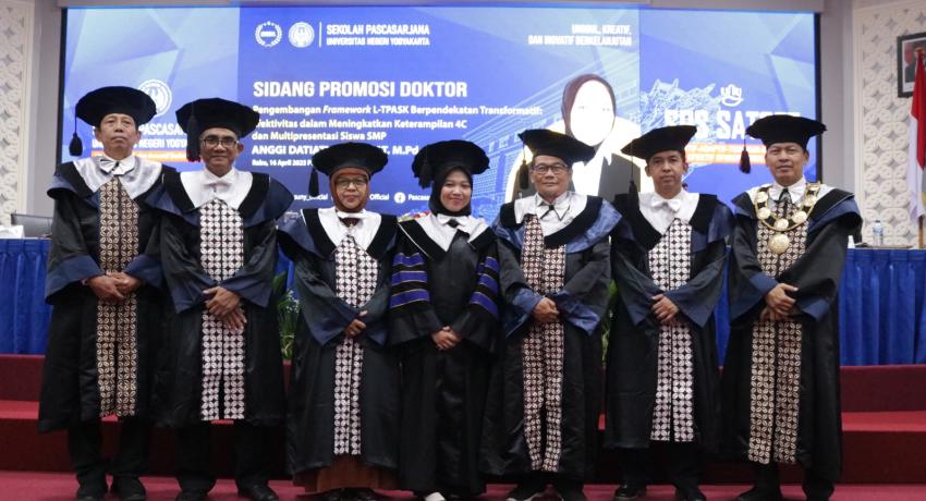 Uy partiyalari va jinsiy aloqa videolari Yosh ayollarda BDSM majburiy orgazm tomosha qilish